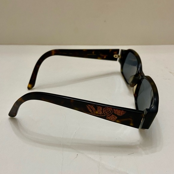 Fendi, Brown Tortoise Sunglasses with Gold Floral Design F924 215 135 - Picture 8 of 15